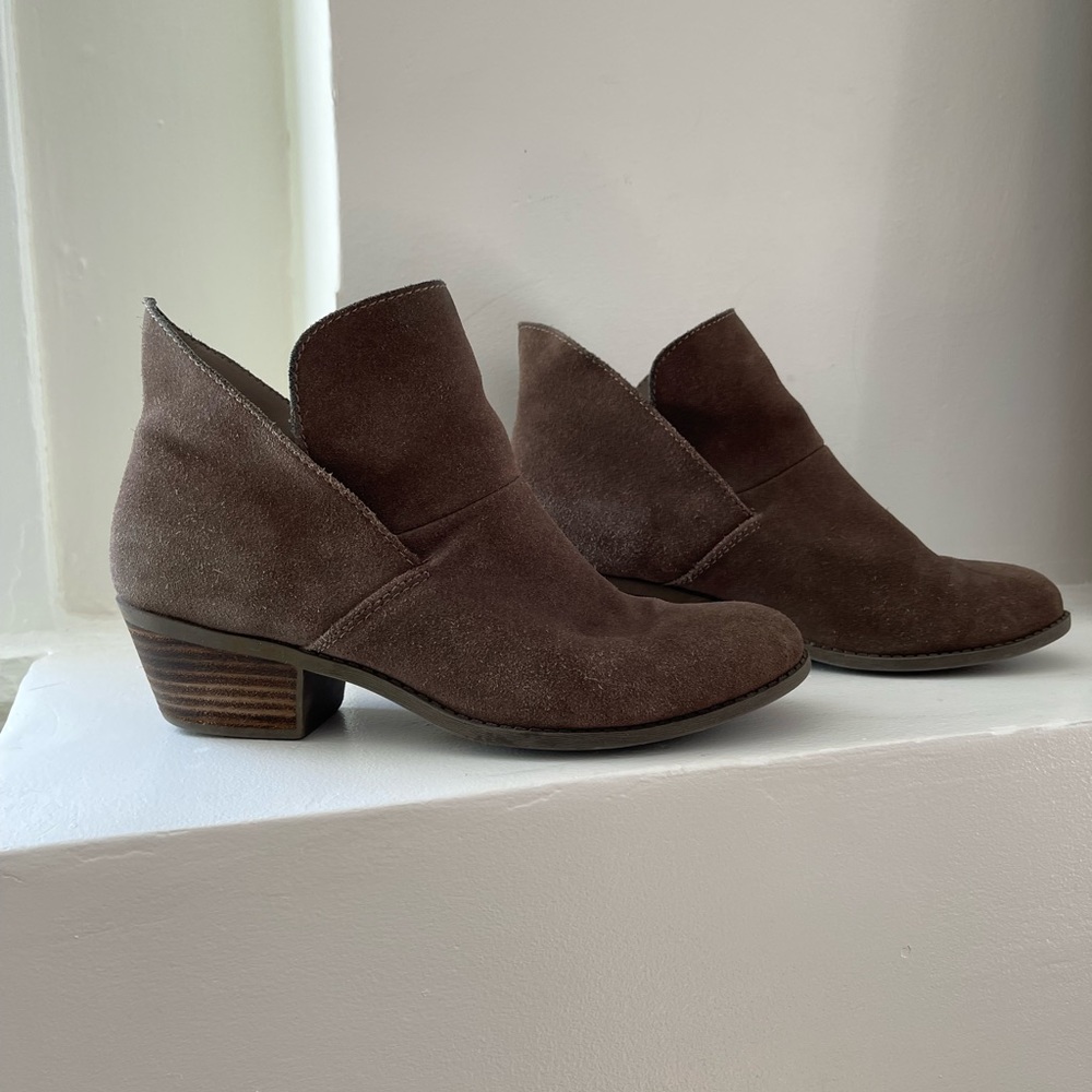 Sued ankle boots